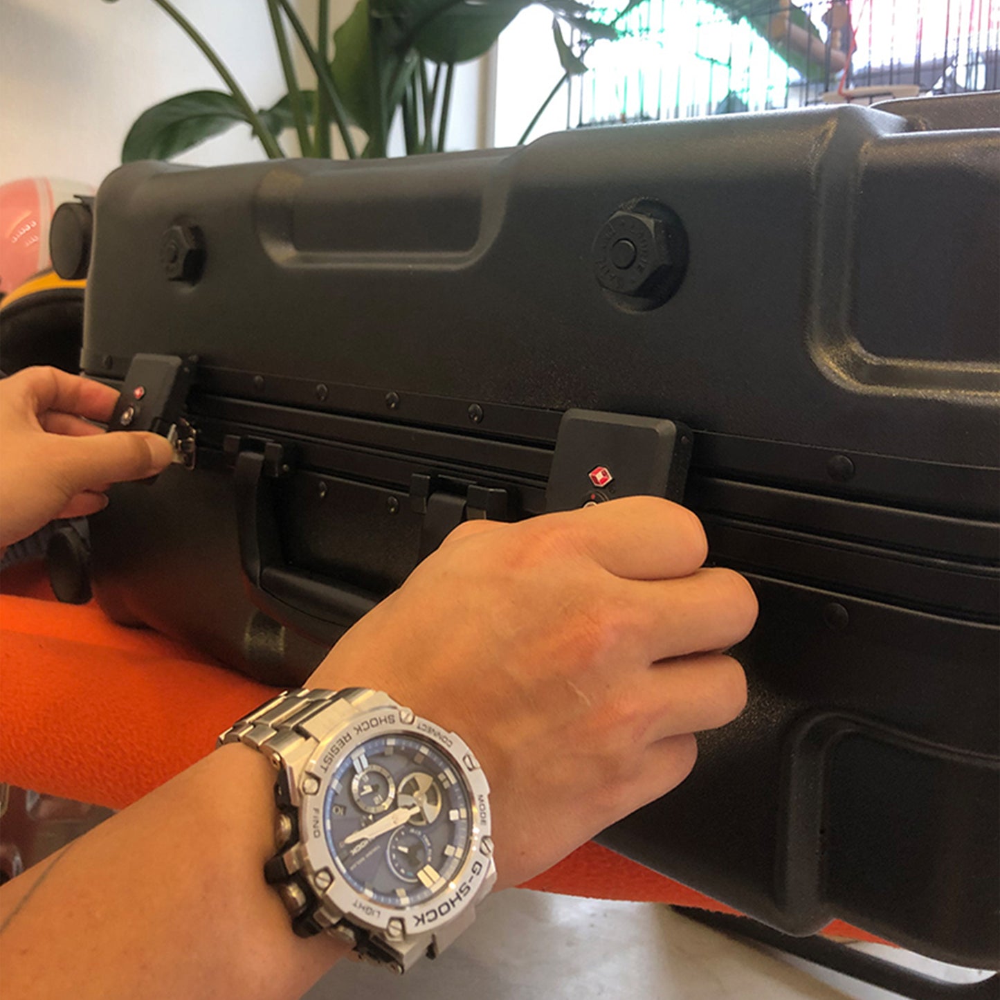 Apus Transfomer Suitcase