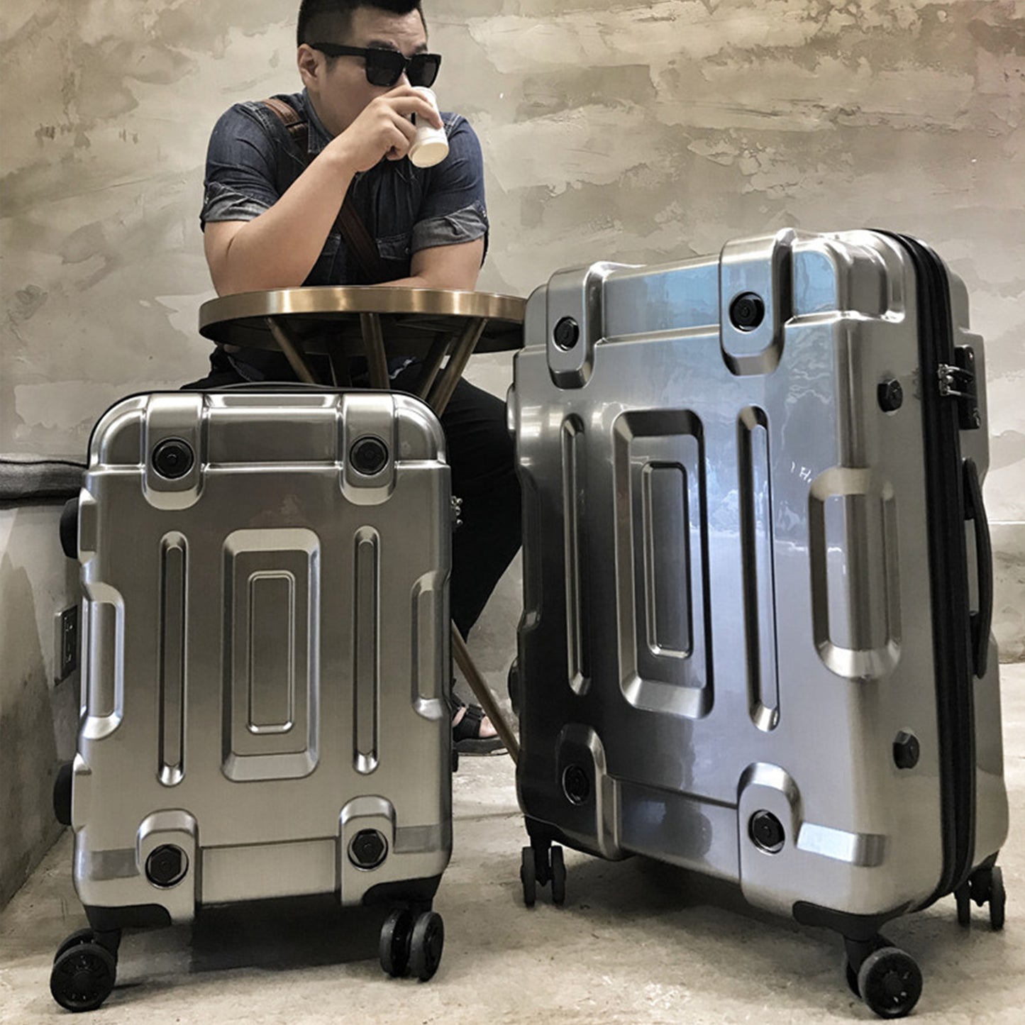 Apus Transfomer Suitcase