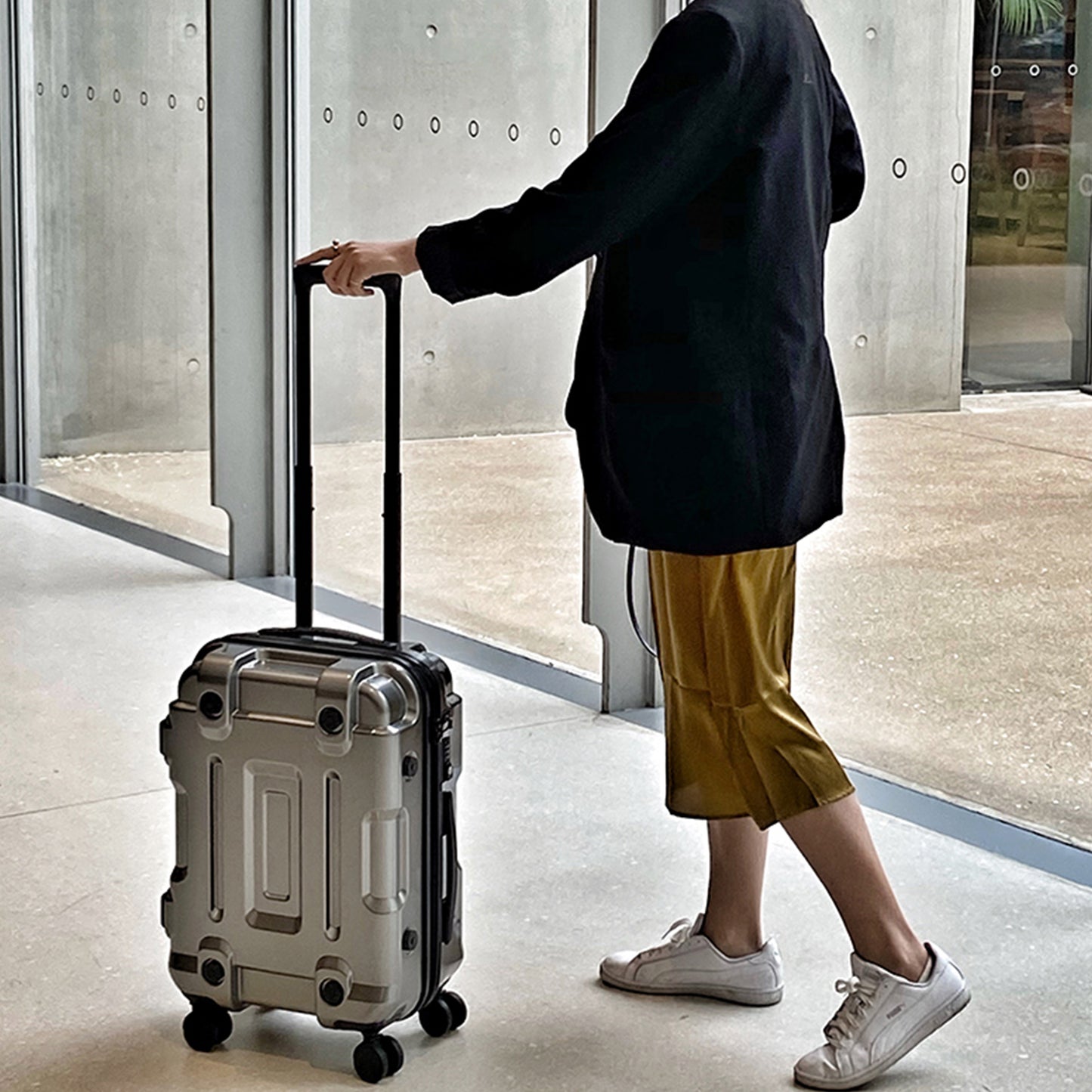 Apus Transfomer Suitcase