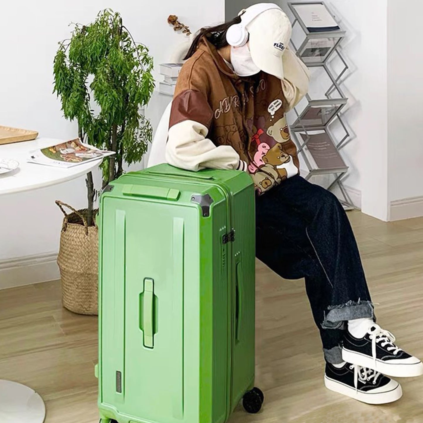 Apus Trunk Suitcase